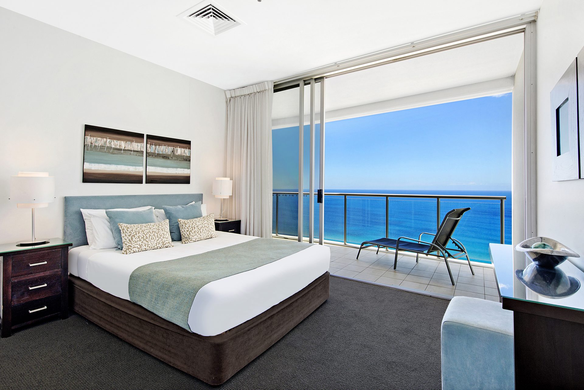 Bedroom Ocean View Apartment Ultiqa Air On Broadbeach