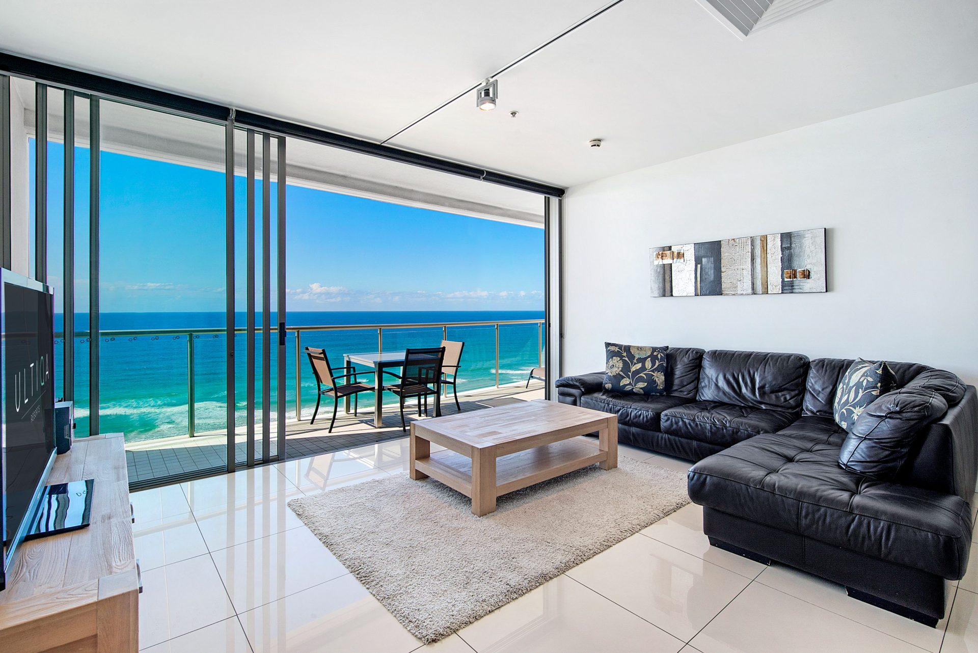 2 Bedroom Ocean View Apartment ULTIQA Air on Broadbeach